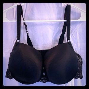 Cacique black and lace bra